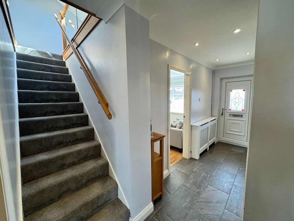 Property photo 3 of 44