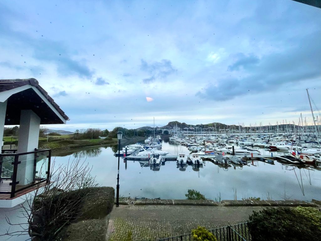 Property photo 2 of 11