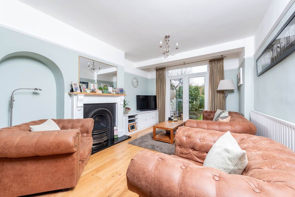 Property photo 2 of 16