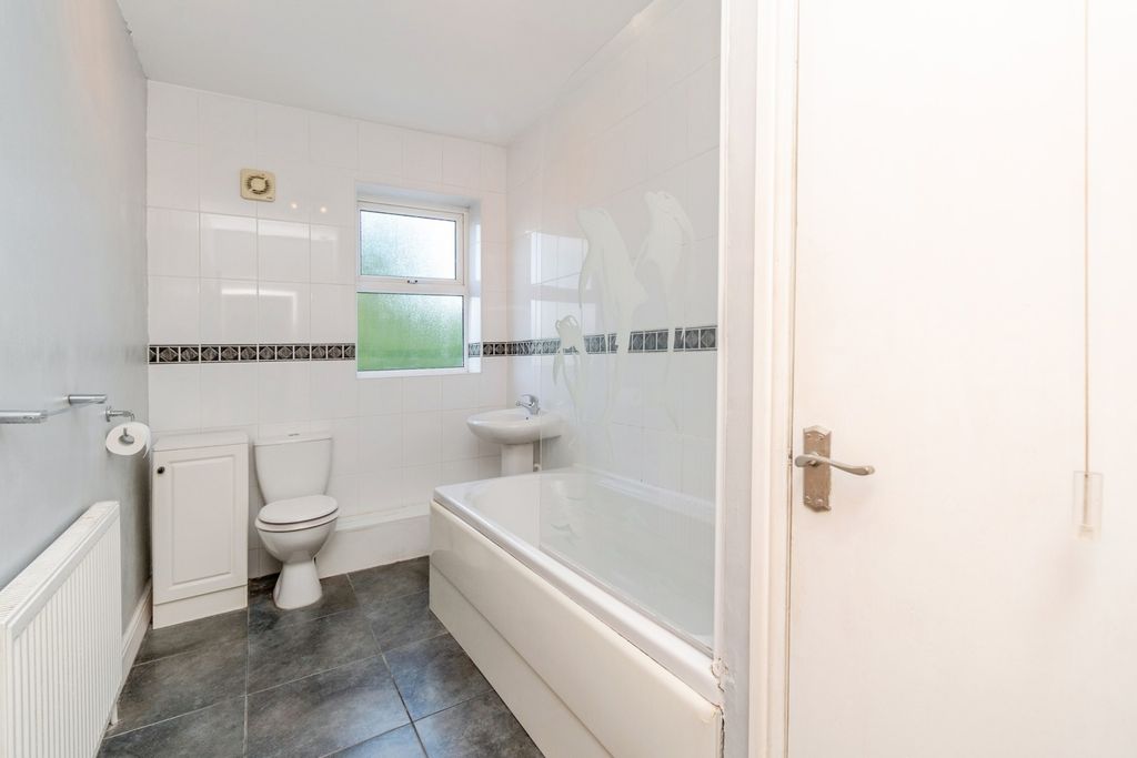 Property photo 2 of 16 Photo