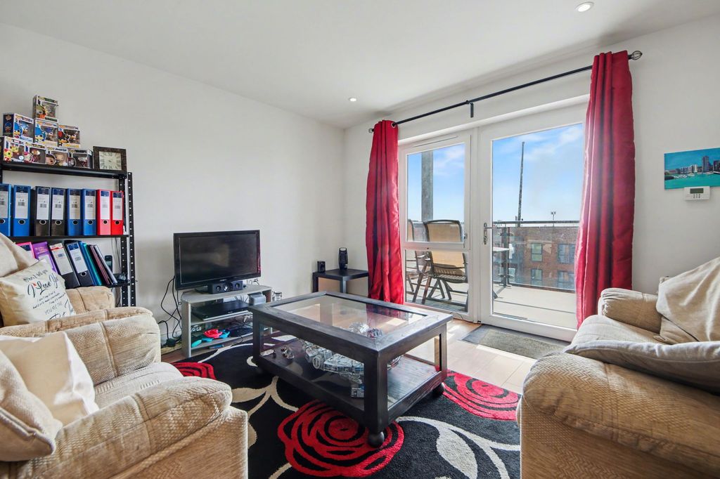 Property photo 2 of 13