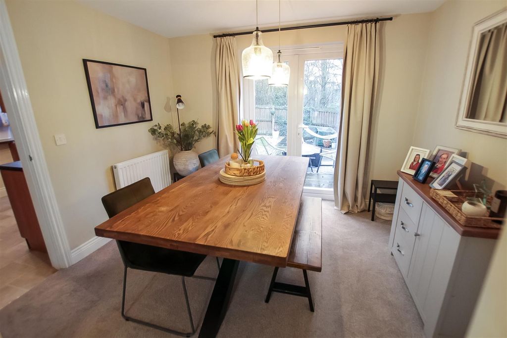 Property photo 2 of 20 Dining Room