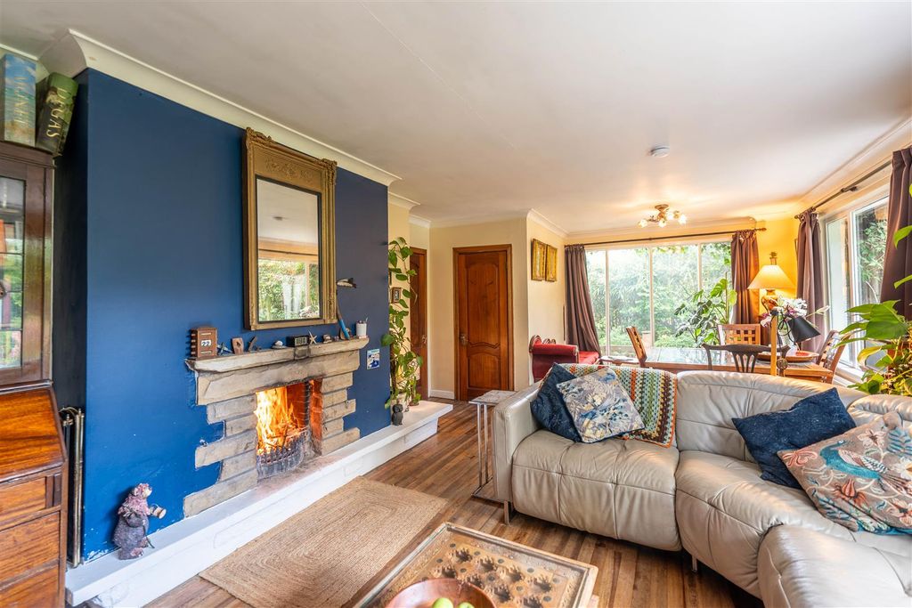Property photo 2 of 47 Dsc07647-Hdr.Jpg