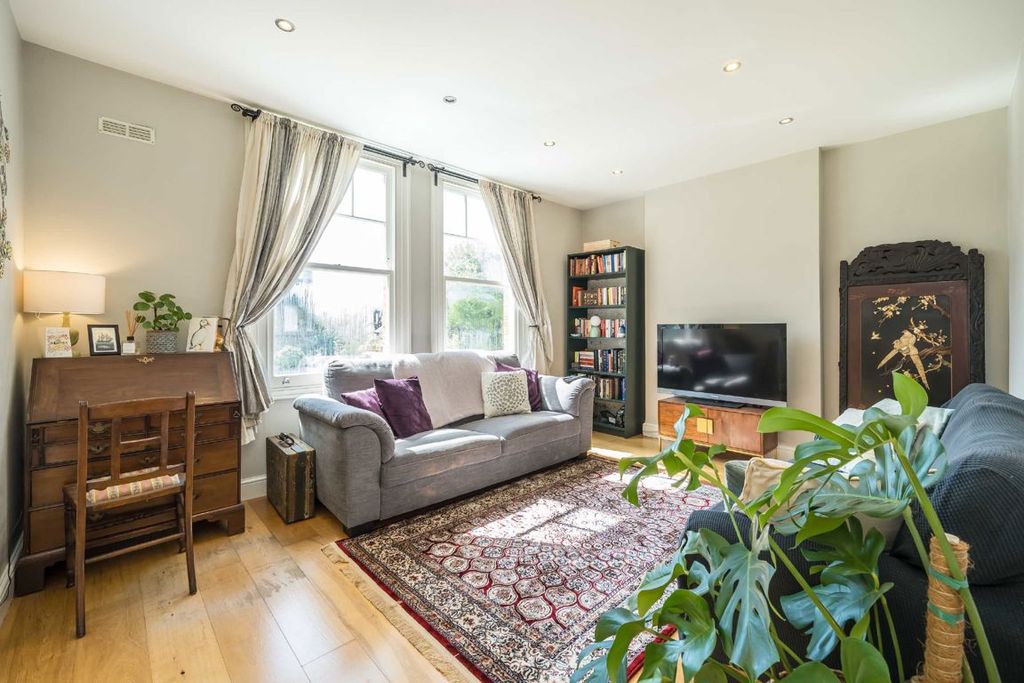 Property photo 2 of 8