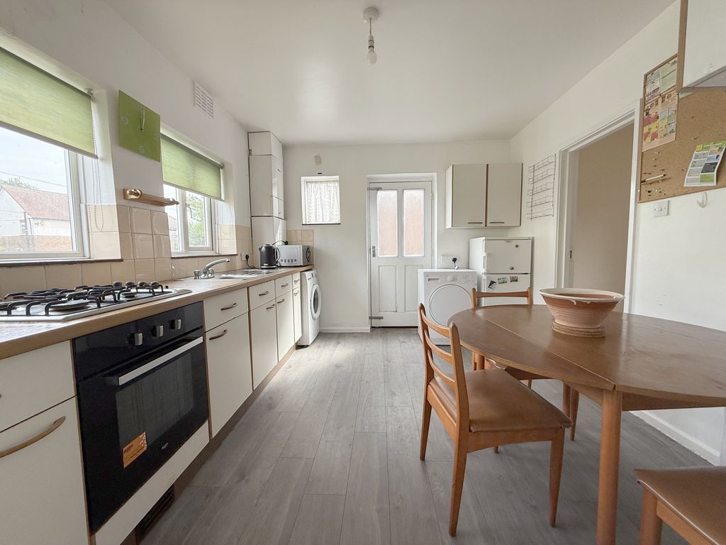 Property photo 2 of 16 Kitchen