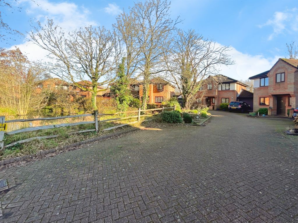 Property photo 2 of 16