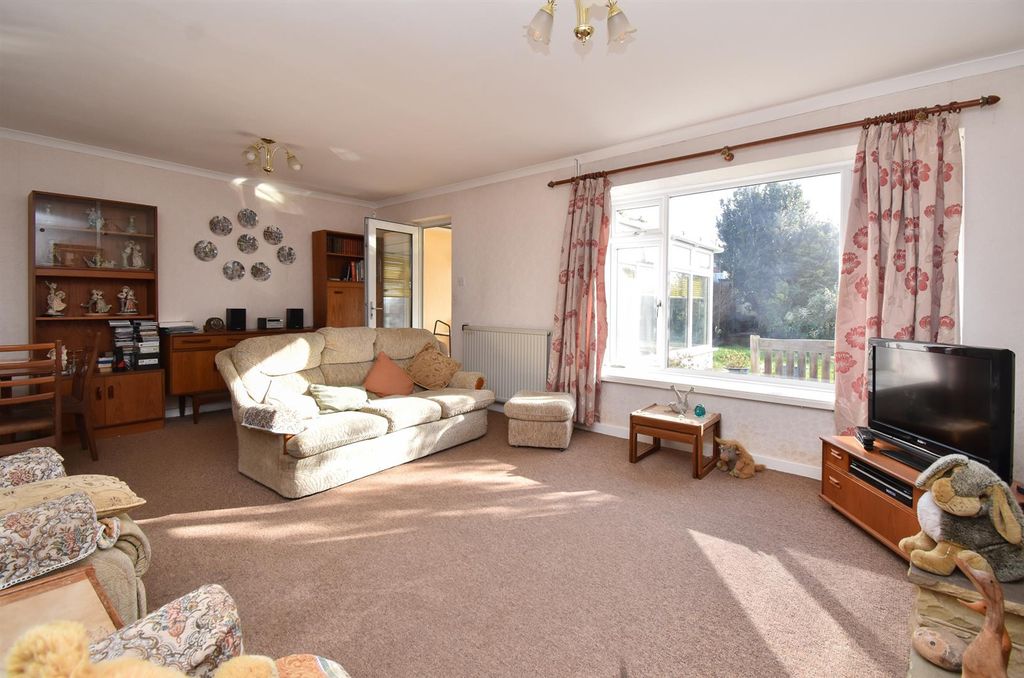 Property photo 2 of 23 Living Room