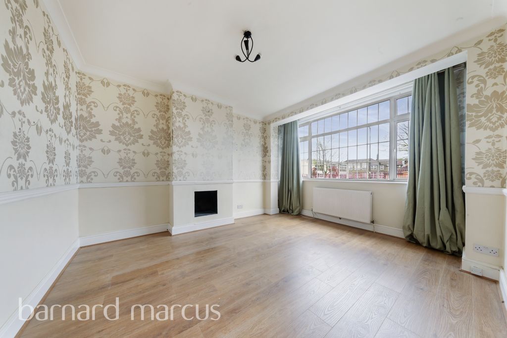 Property photo 3 of 11 Image