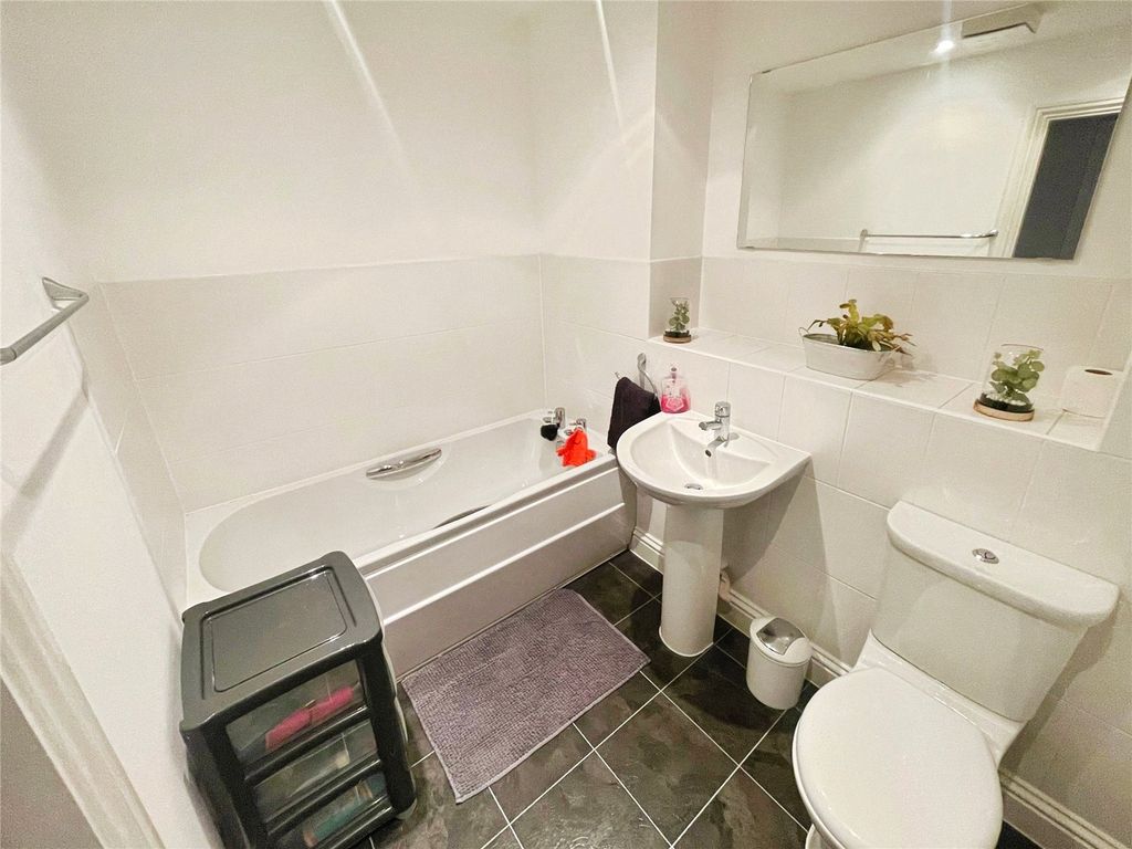Additional image 5 of 2 bed flat for saleManor Gardens Close, Loughborough, Leicestershire LE11