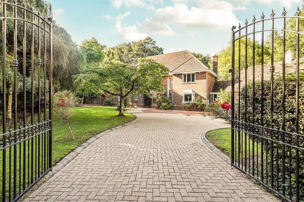 Property photo 1 of 41 1353781-4-68c2F4E80Ec49.Jpg