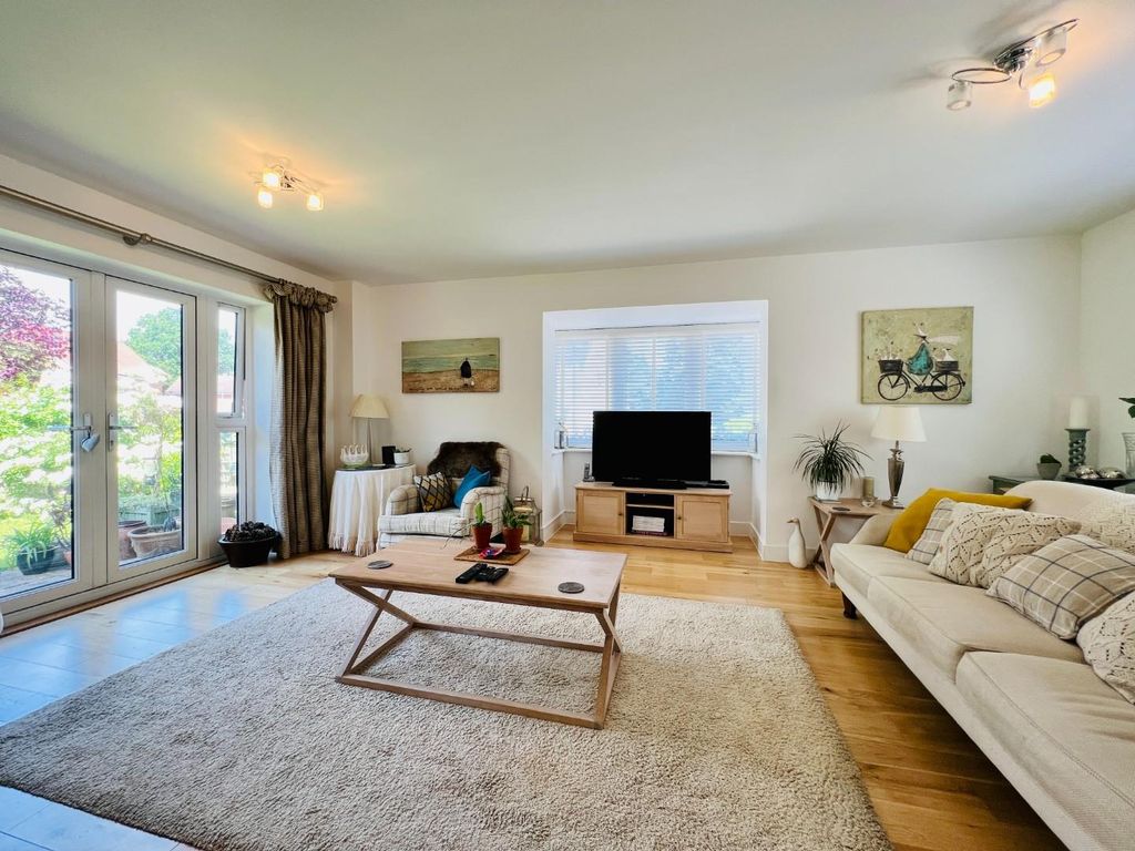 Property photo 3 of 17