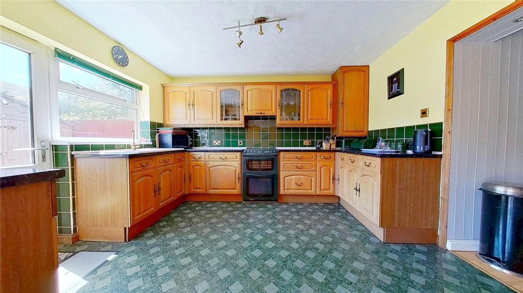 Property photo 2 of 14 Picture No. 08