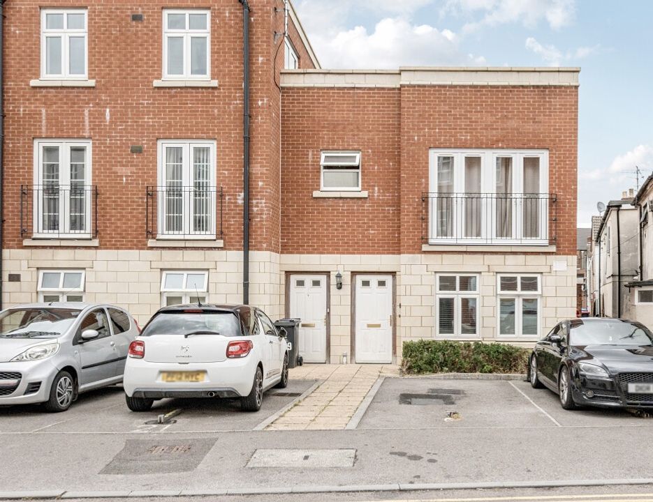 Property photo 1 of 11 Bradfordfrontshot