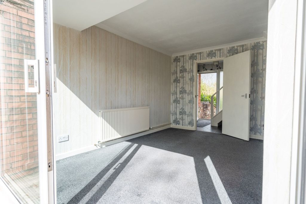 Property photo 2 of 26 Maendy Wood Rise-29