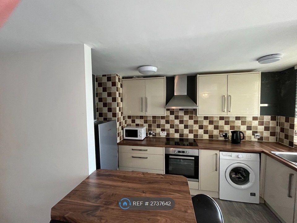 Property photo 2 of 20 Kitchen