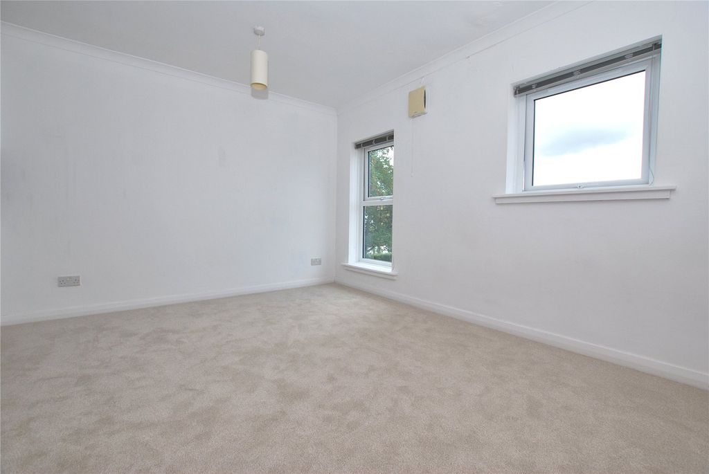 Property photo 2 of 9 Picture No. 36