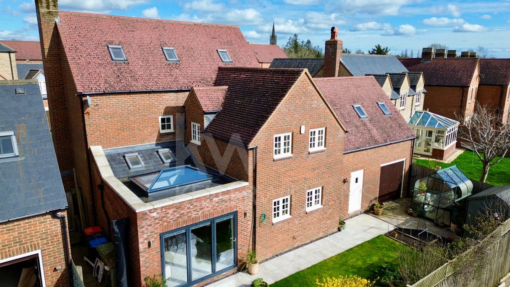 Property photo 3 of 36