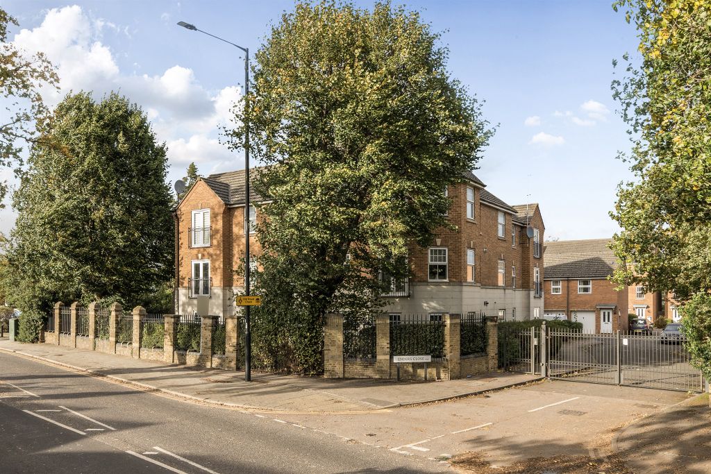 Property photo 1 of 11