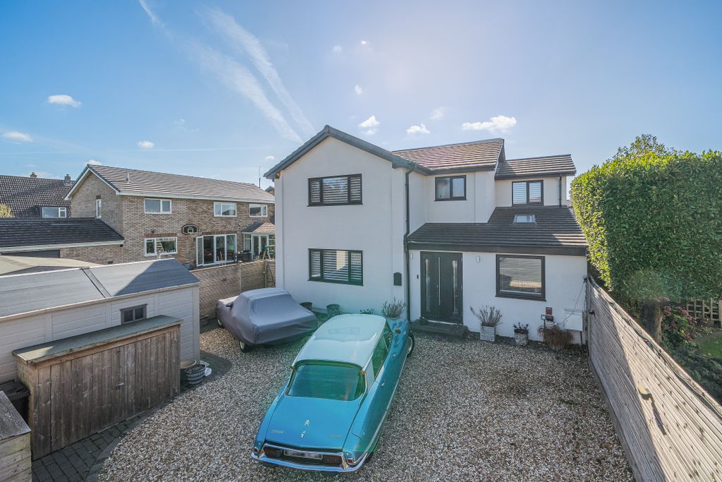 Property photo 1 of 14 External
