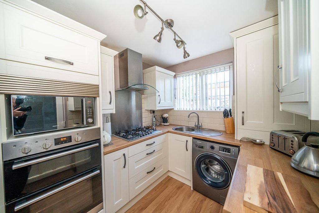 Property photo 3 of 26 Webbs-72.Jpg