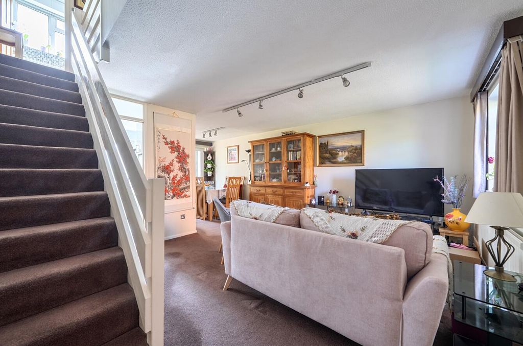 Property photo 2 of 20 Living Room