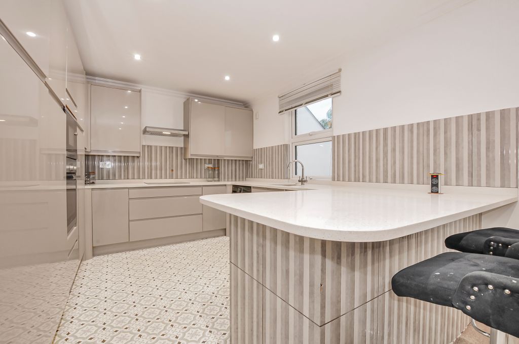 Property photo 2 of 9 Dsc_5209