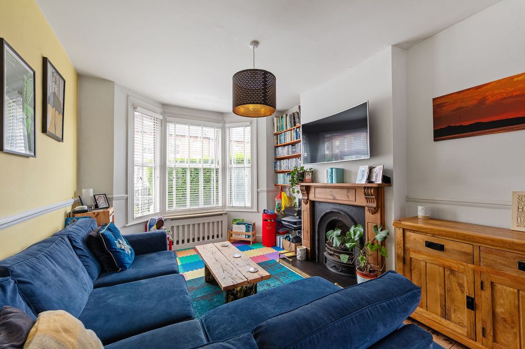 Property photo 2 of 19