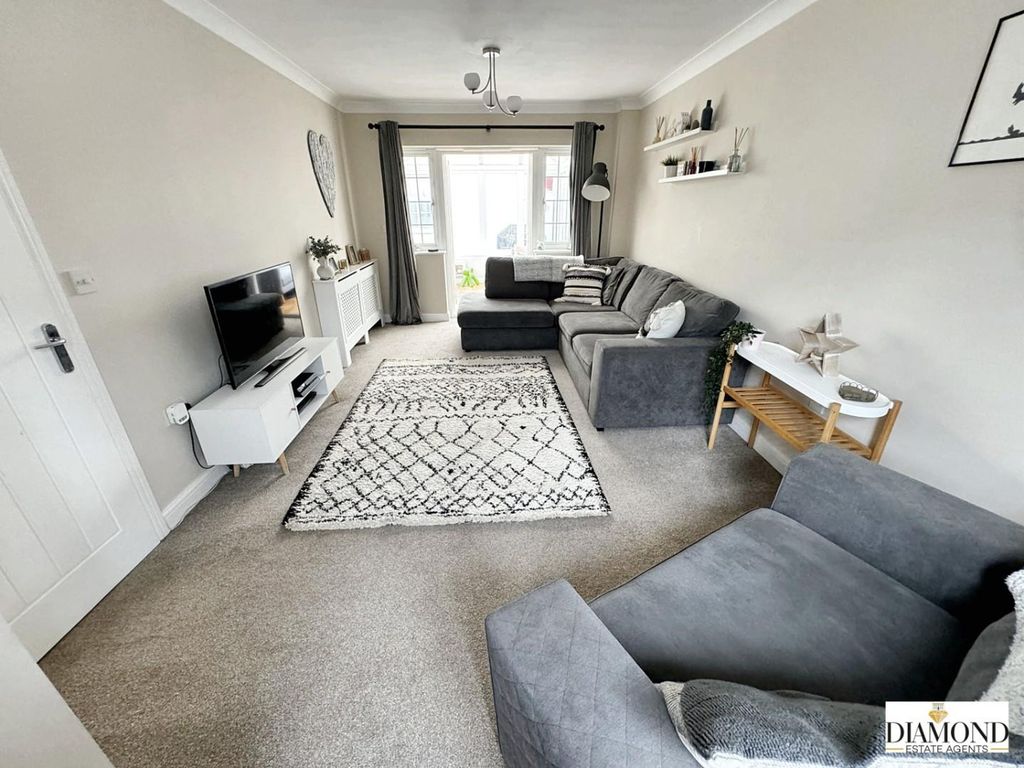 Property photo 3 of 20 Sitting Room