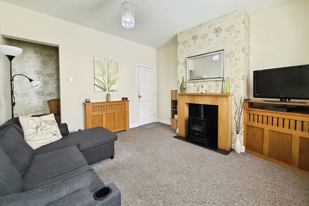 Property photo 3 of 11 Living Room