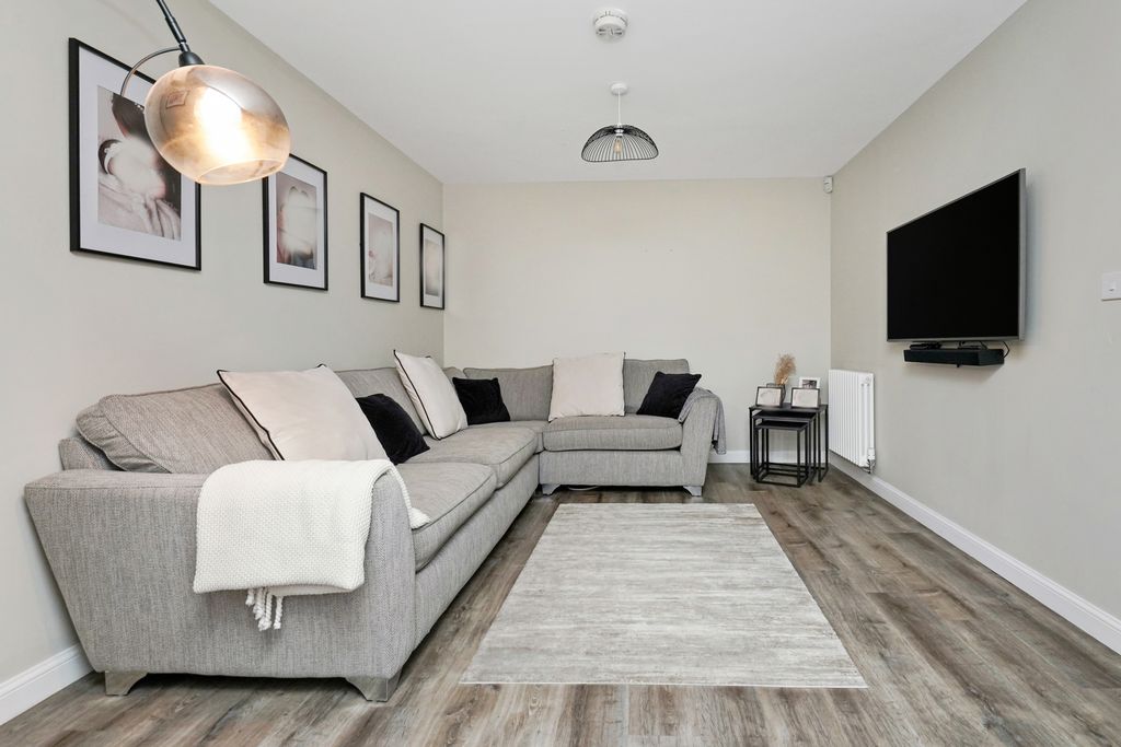 Property photo 2 of 21 Property Image 2