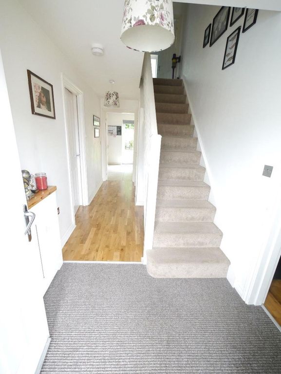 Property photo 2 of 39