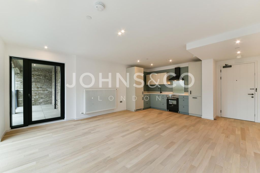 Property photo 3 of 17