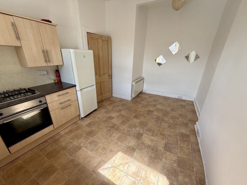 Property photo 3 of 12 Kitchen