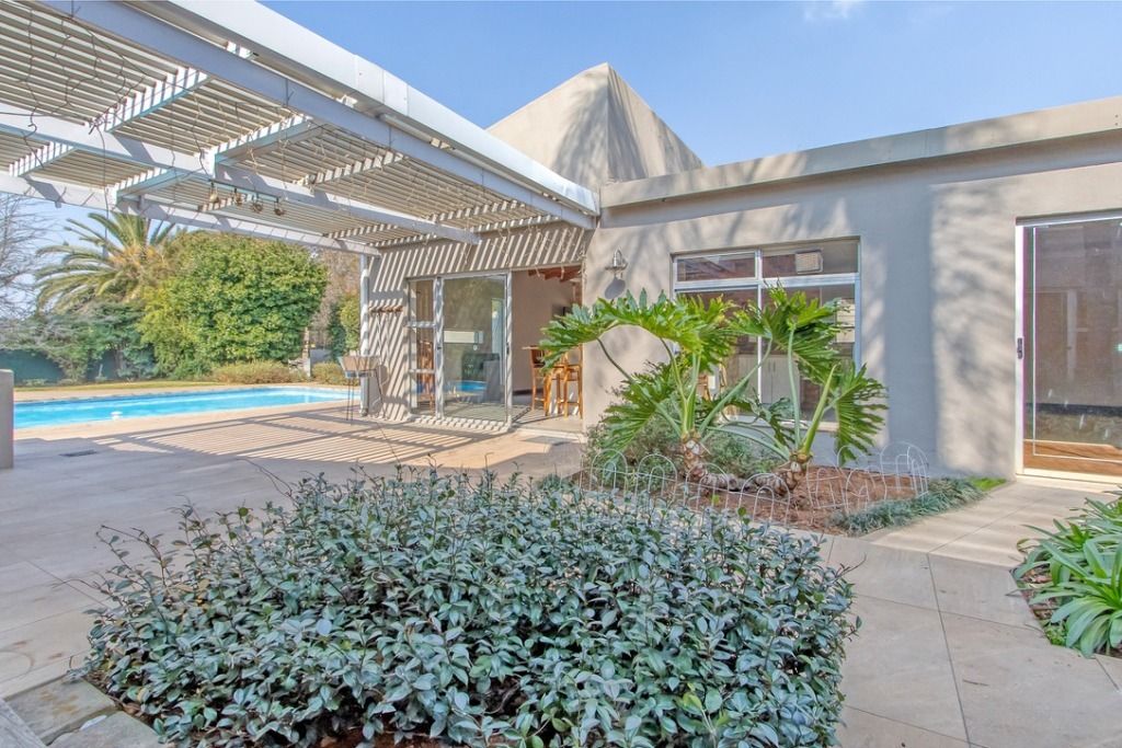 Property photo 1 of 28