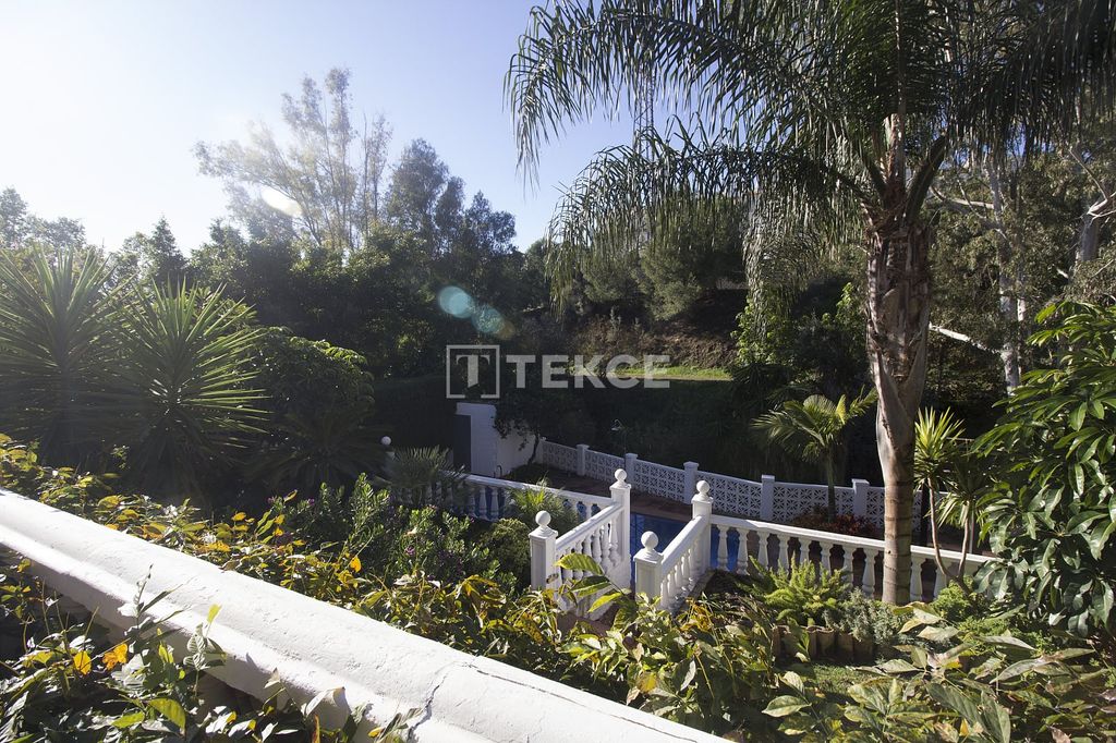 Property photo 2 of 36