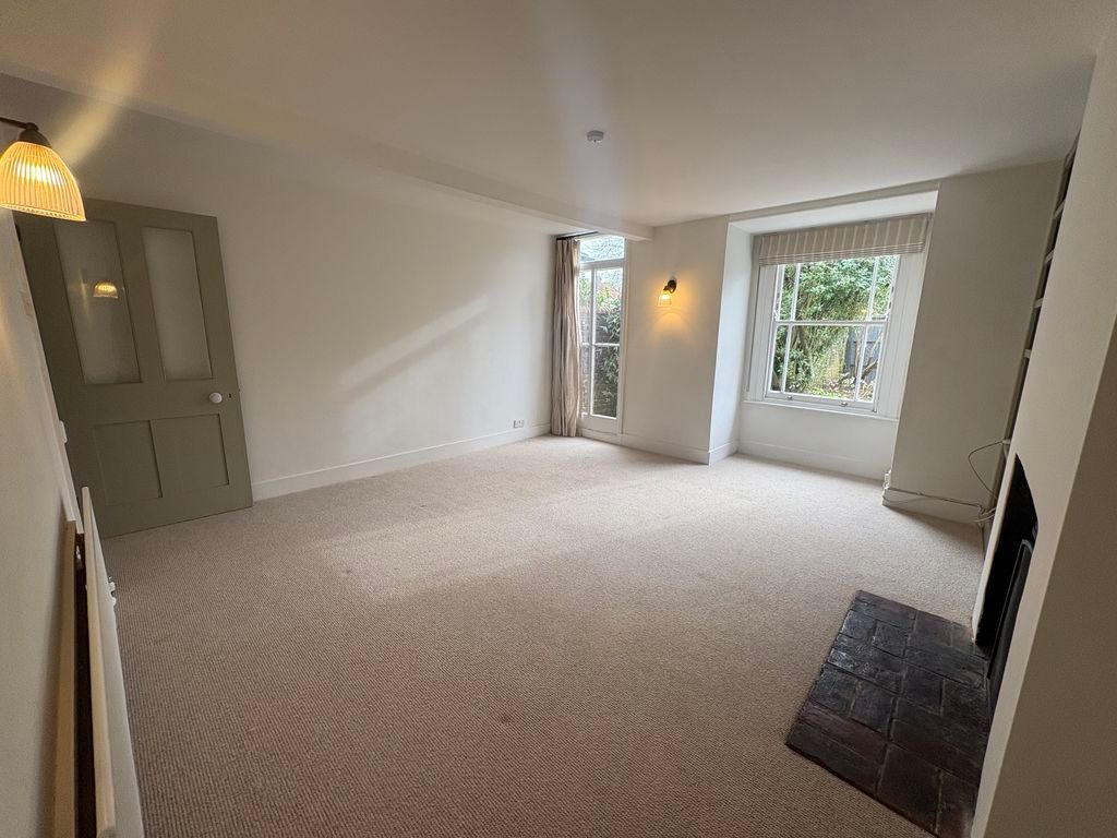 Property photo 3 of 14 Photo 2