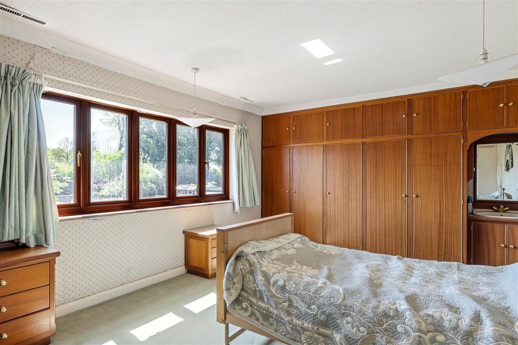 Additional image 7 of 6 bed detached house for saleGrimwade Avenue, Croydon CR0