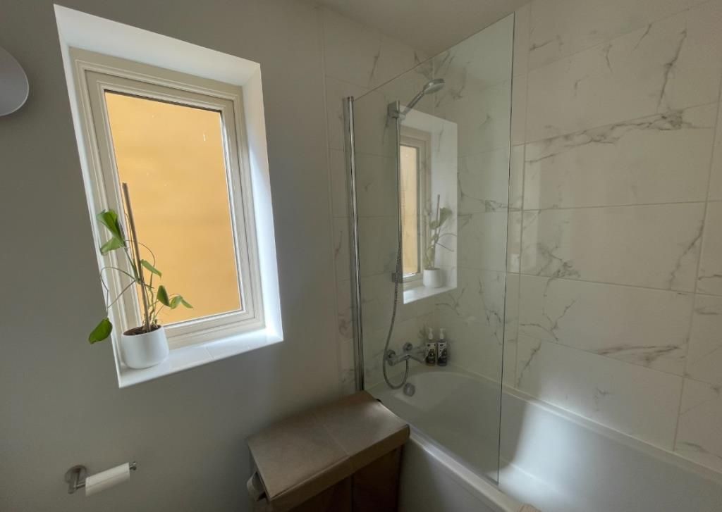 Property photo 3 of 14 Kitchen