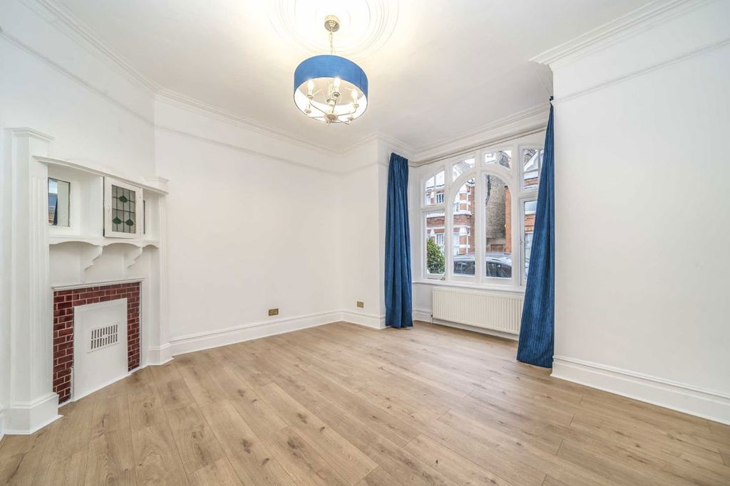 Property photo 2 of 9