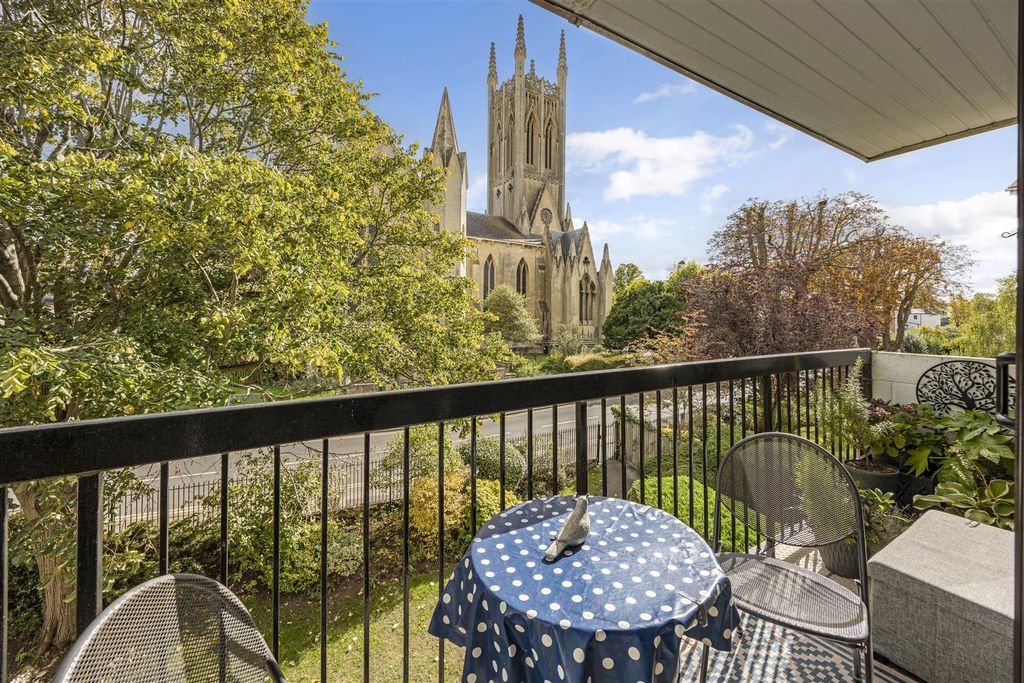 Property photo 2 of 11 Balcony