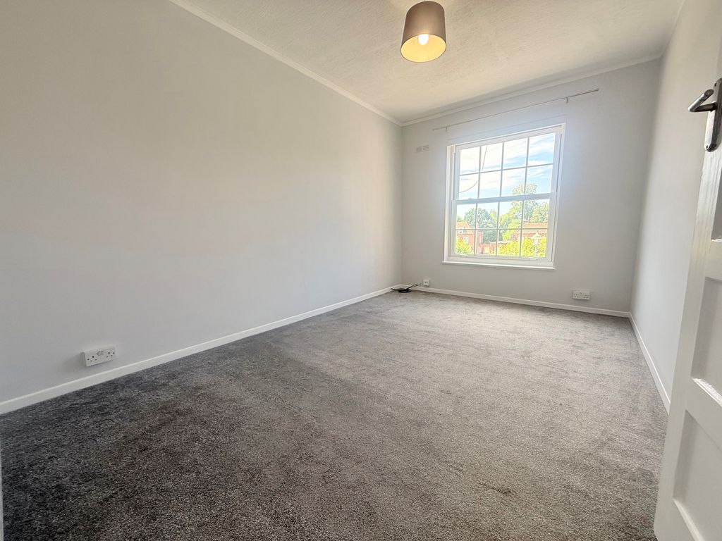 Property photo 2 of 5 Living Room