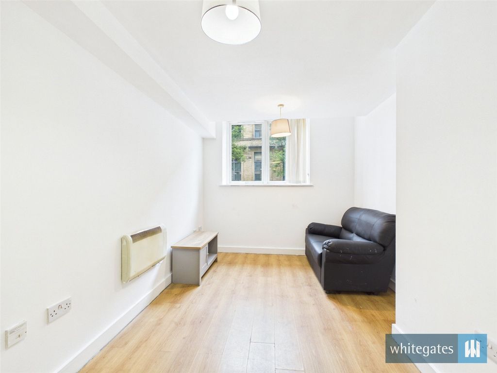 Property photo 2 of 6 Picture No. 32