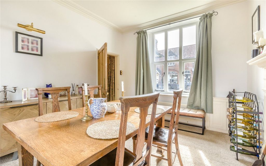 Property photo 3 of 16 Dining Room