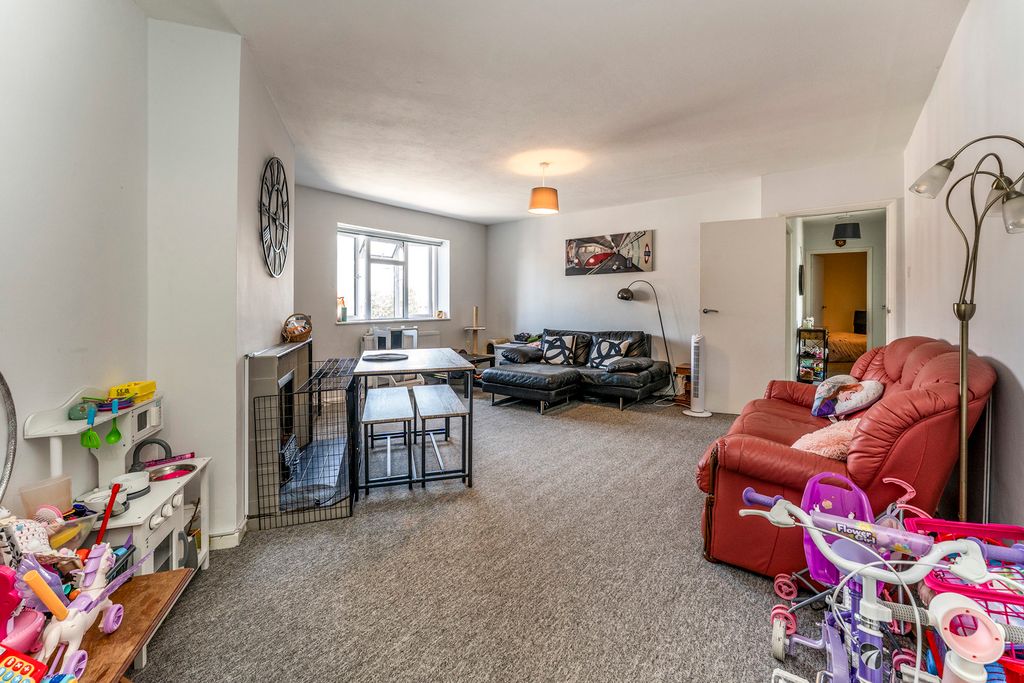 Property photo 2 of 10 Pbox-Img.Jpg