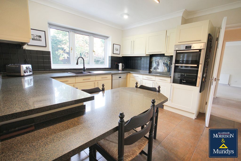 Property photo 2 of 16 Kitchen Breakfast Room