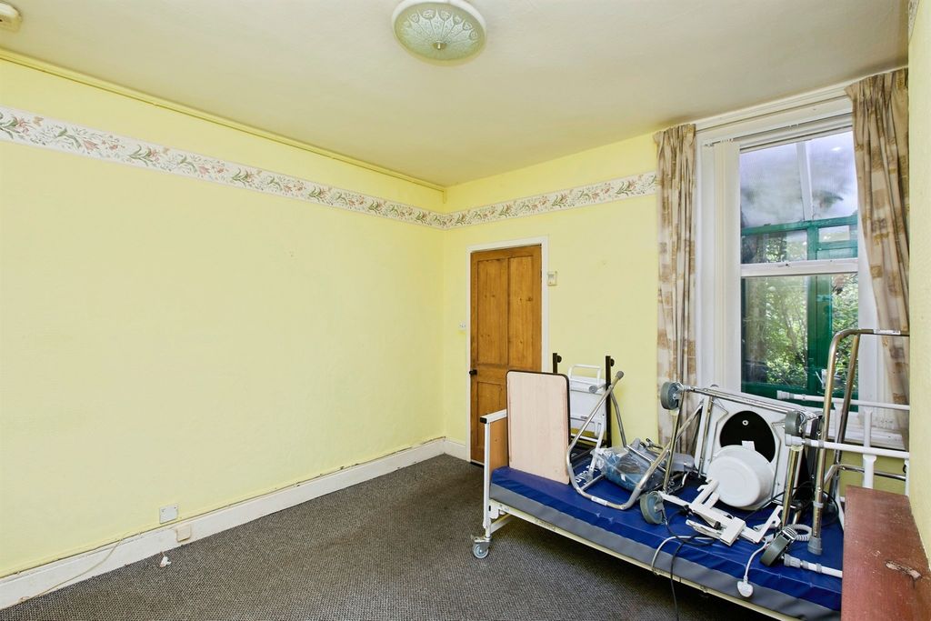Property photo 3 of 8
