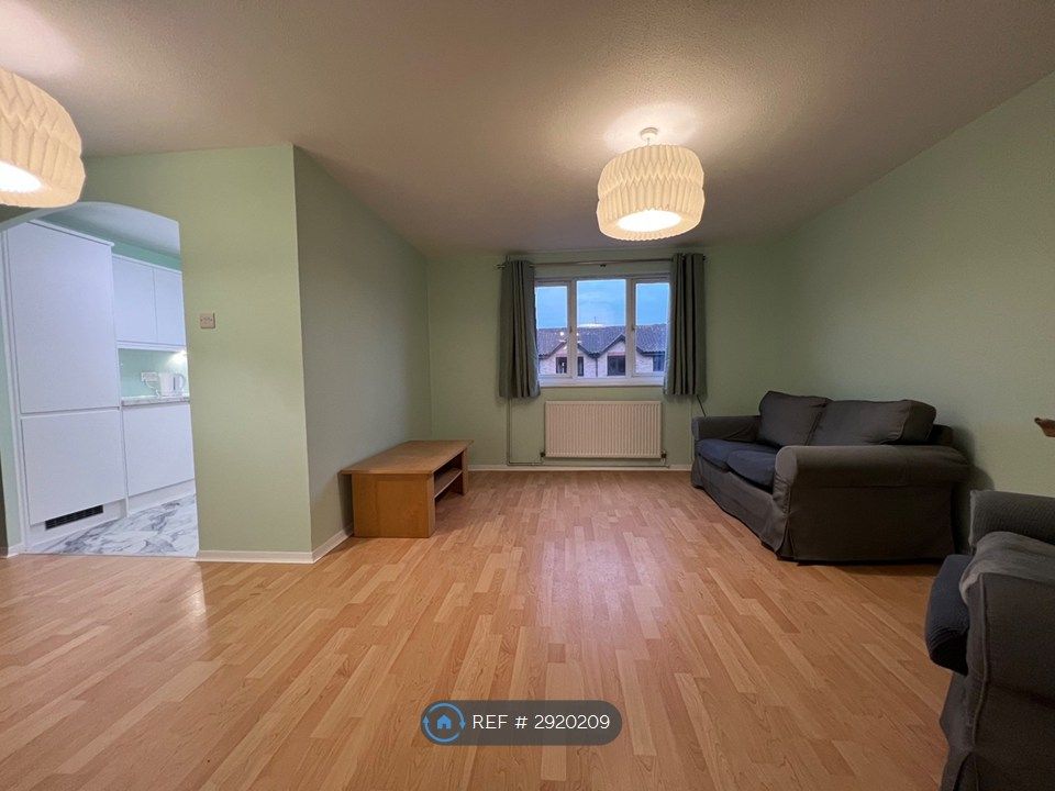 Property photo 1 of 9 Living Room