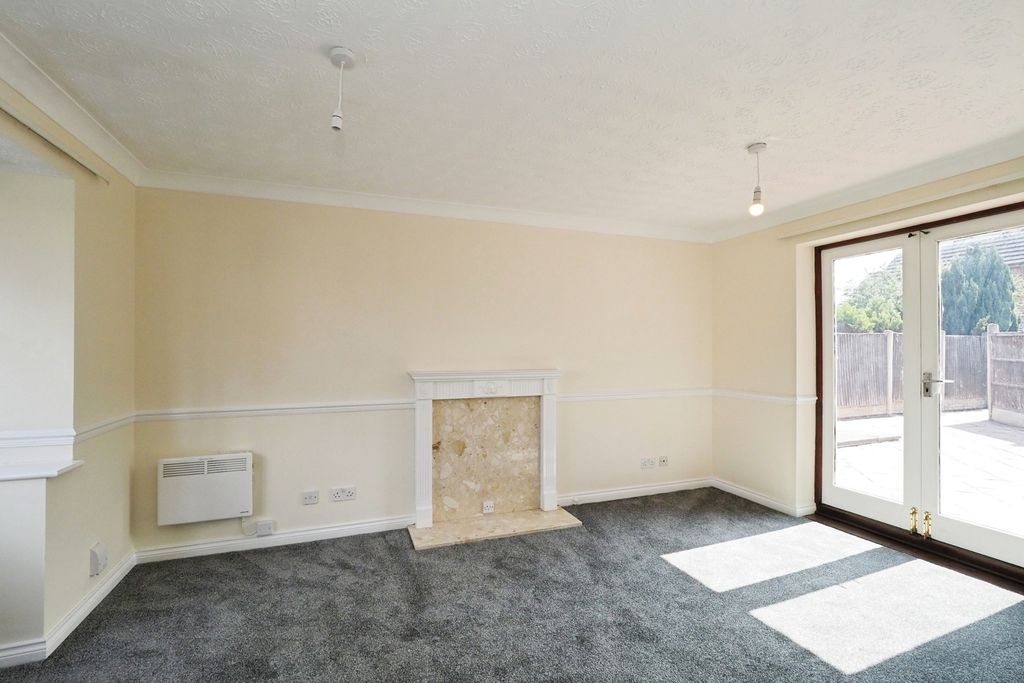 Property photo 3 of 17 Photo