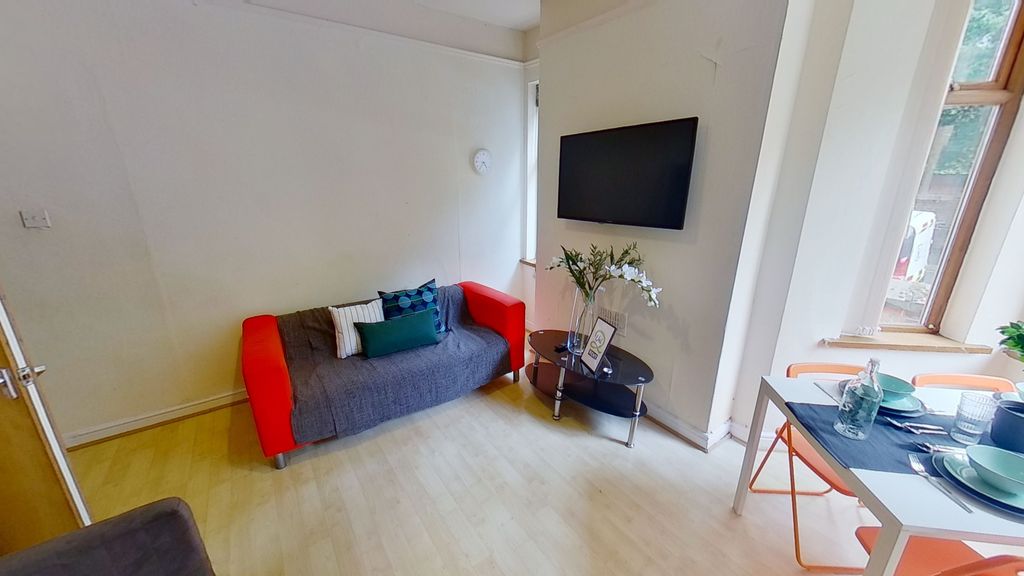 Property photo 2 of 12 Living 1.1