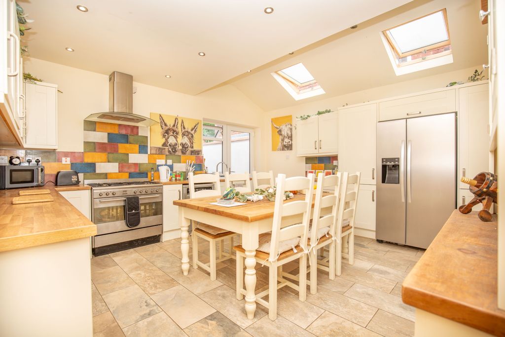 Property photo 2 of 48 Mw26-2411